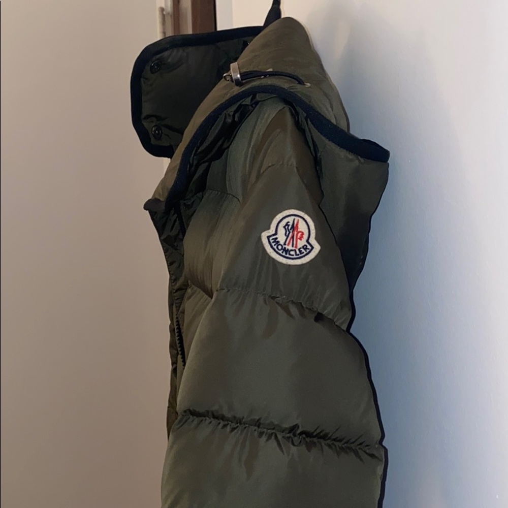 Moncler Betulong Down Jacket